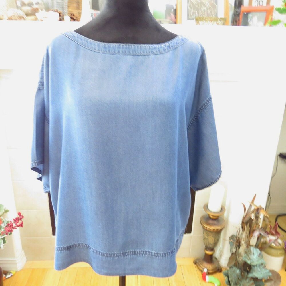 Banana Republic Tencel Relaxed Fit Med Wash  Minimalist Blue Top  S EUC
